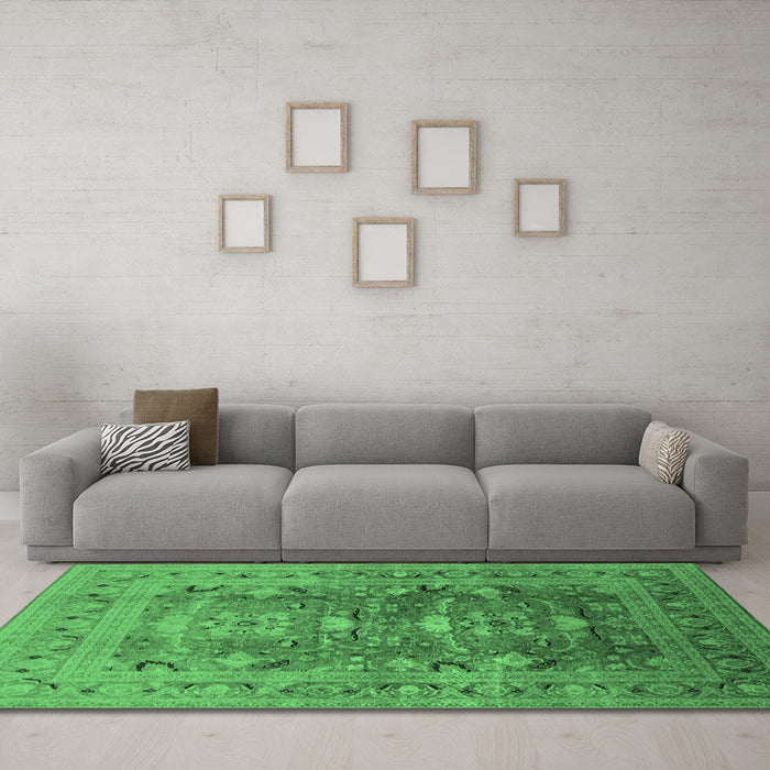 Machine Washable Oriental Emerald Green Traditional Area Rugs in a Living Room,, wshurb675emgrn