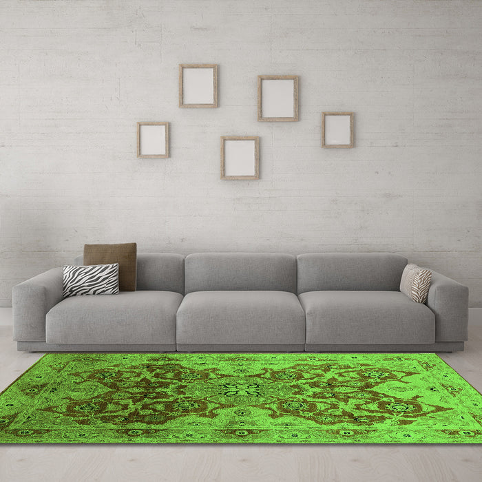 Machine Washable Oriental Green Traditional Area Rugs in a Living Room,, wshurb676grn