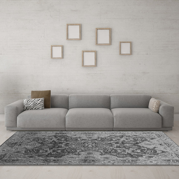 Machine Washable Oriental Gray Traditional Rug in a Living Room,, wshurb676gry