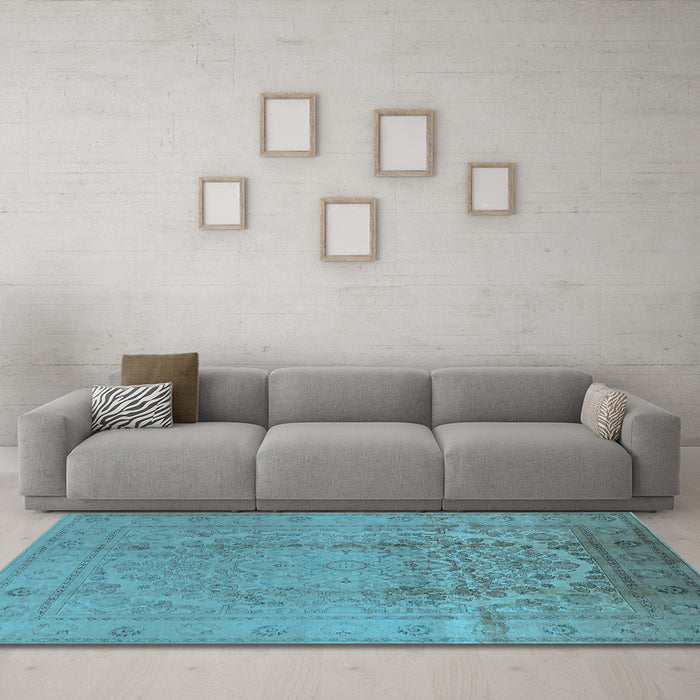 Machine Washable Oriental Light Blue Traditional Rug in a Living Room, wshurb680lblu