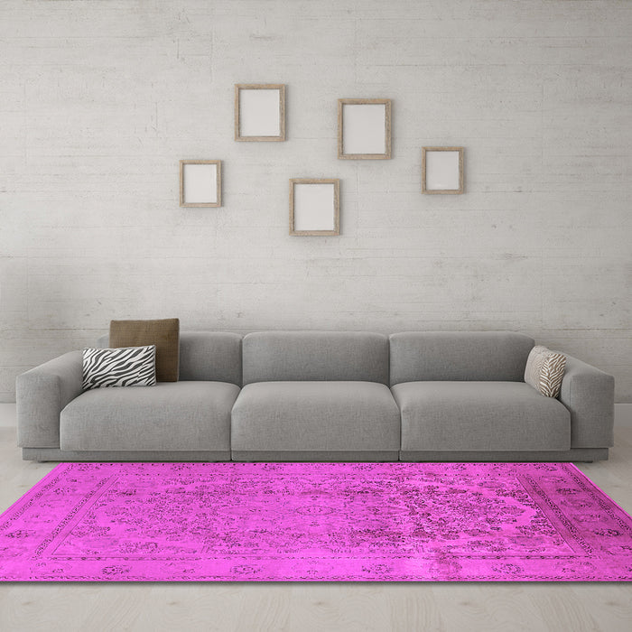 Machine Washable Oriental Pink Traditional Rug in a Living Room, wshurb680pnk