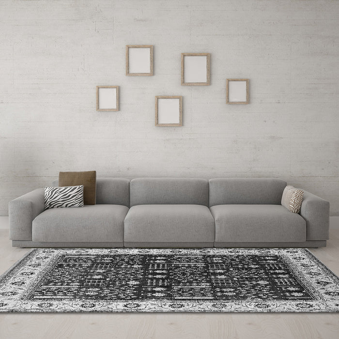 Machine Washable Oriental Gray Industrial Rug in a Living Room,, wshurb681gry