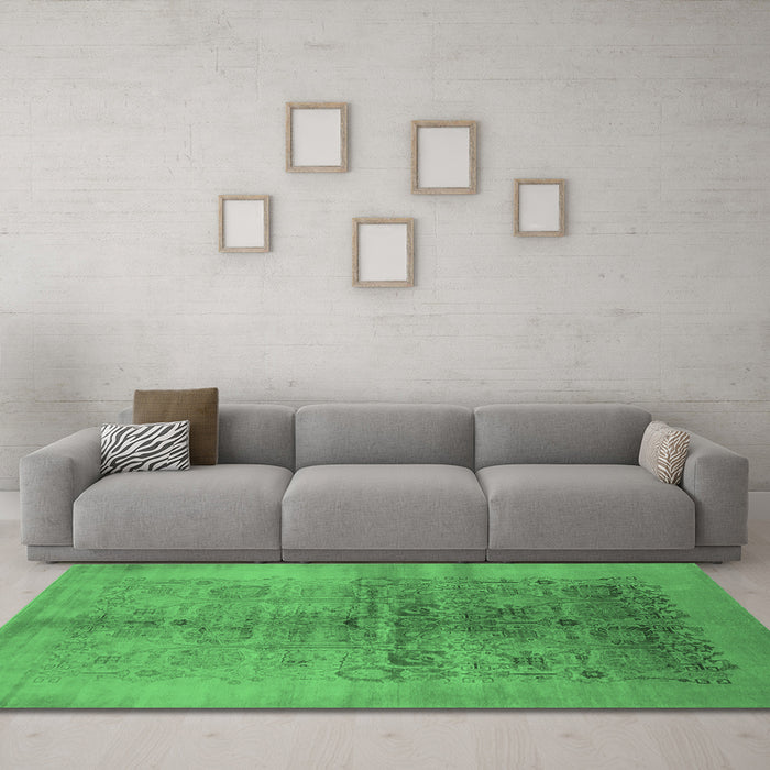 Machine Washable Oriental Emerald Green Industrial Area Rugs in a Living Room,, wshurb682emgrn