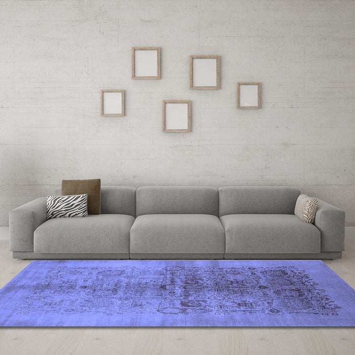 Machine Washable Oriental Blue Industrial Rug in a Living Room, wshurb682blu