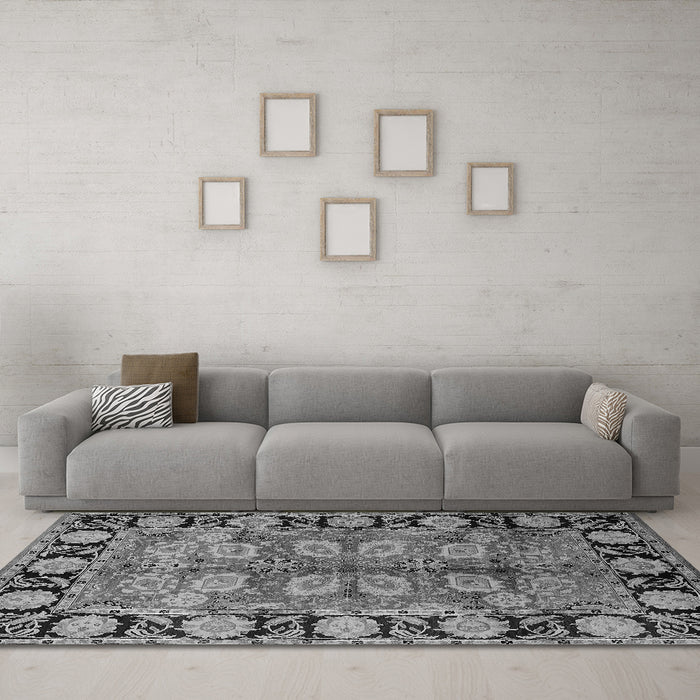 Machine Washable Oriental Gray Traditional Rug in a Living Room,, wshurb683gry