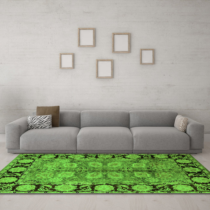 Machine Washable Oriental Green Traditional Area Rugs in a Living Room,, wshurb683grn