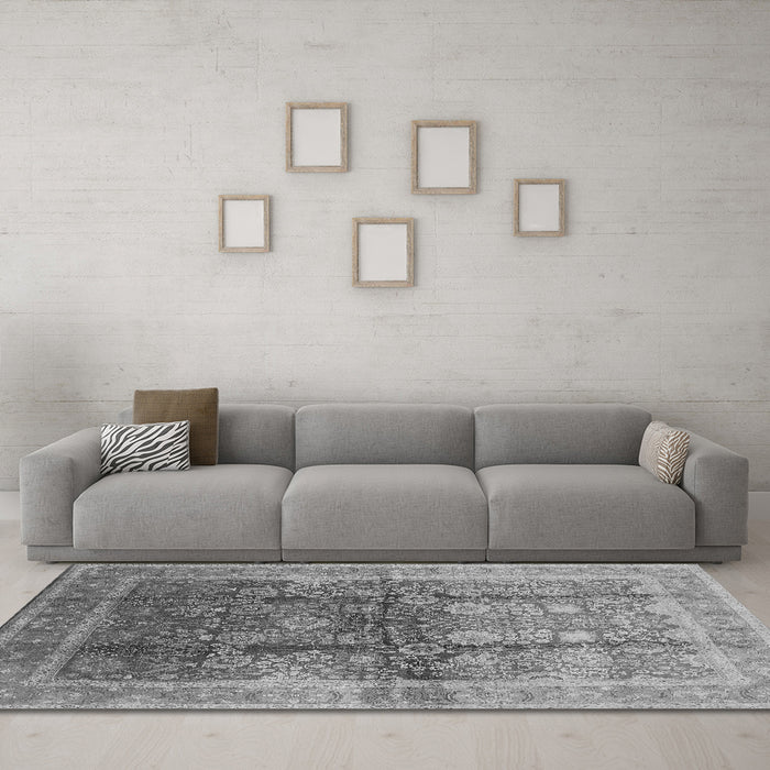 Machine Washable Oriental Gray Traditional Rug in a Living Room,, wshurb688gry