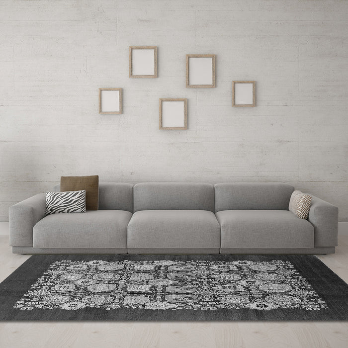 Machine Washable Oriental Gray Industrial Rug in a Living Room,, wshurb689gry