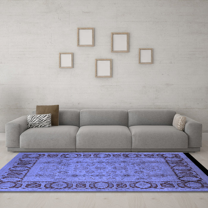 Machine Washable Oriental Blue Traditional Rug in a Living Room, wshurb691blu