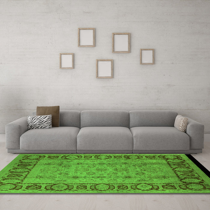 Machine Washable Oriental Green Traditional Area Rugs in a Living Room,, wshurb691grn