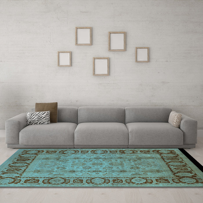Machine Washable Oriental Light Blue Traditional Rug in a Living Room, wshurb691lblu