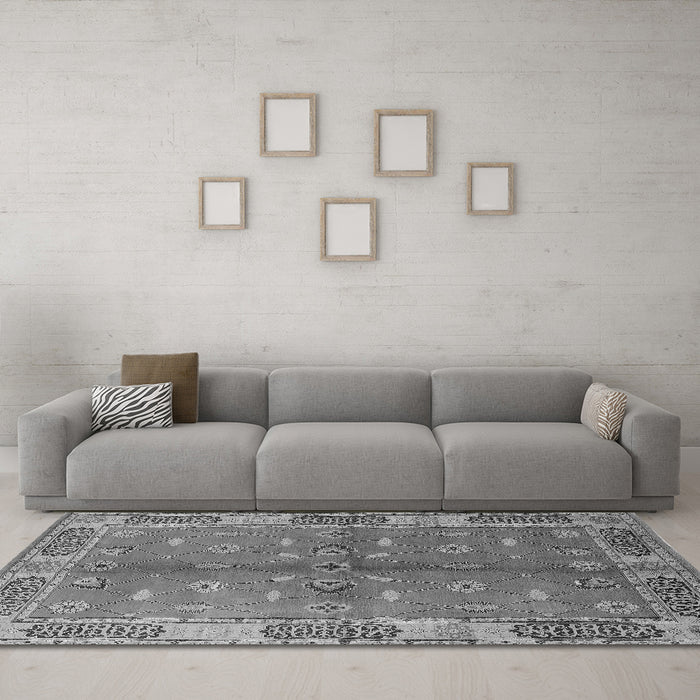 Machine Washable Oriental Gray Traditional Rug in a Living Room,, wshurb695gry