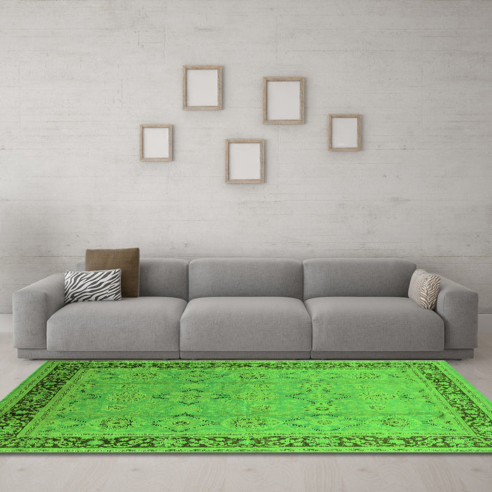 Machine Washable Oriental Green Industrial Area Rugs in a Living Room,, wshurb698grn