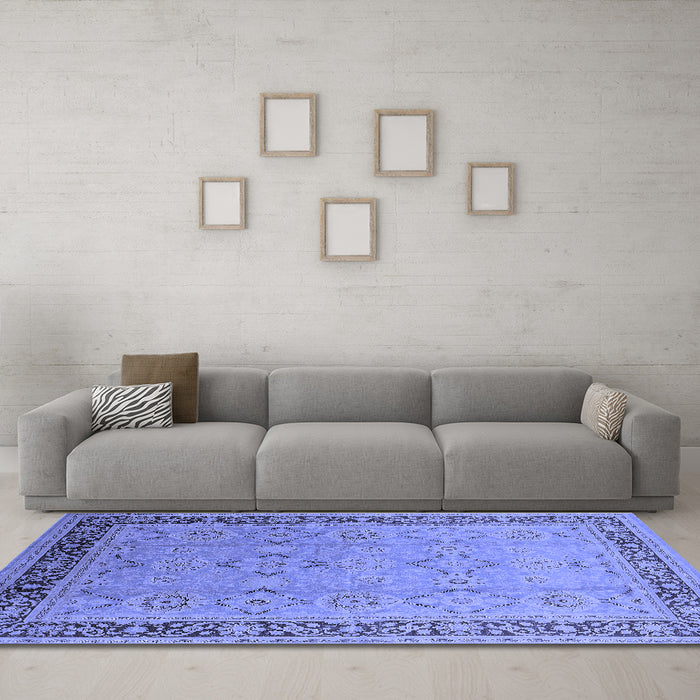 Machine Washable Oriental Blue Industrial Rug in a Living Room, wshurb698blu