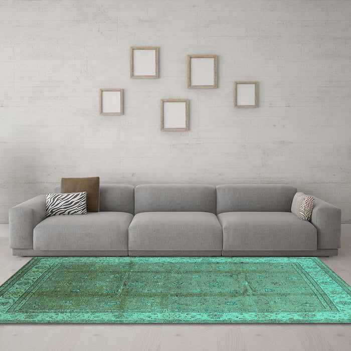 Machine Washable Oriental Turquoise Traditional Area Rugs in a Living Room,, wshurb699turq