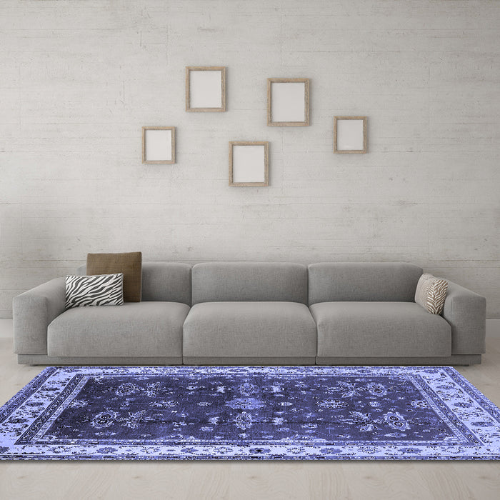 Machine Washable Oriental Blue Traditional Rug in a Living Room, wshurb700blu