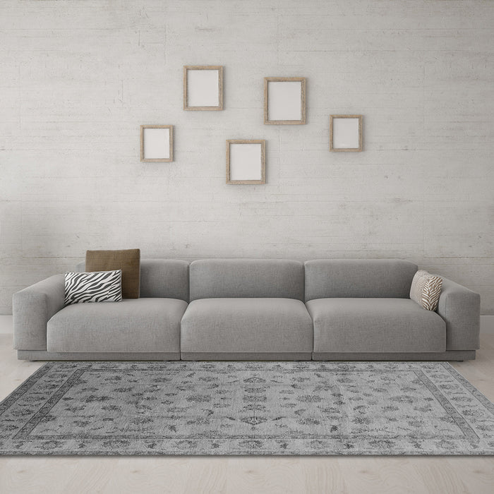 Machine Washable Oriental Gray Industrial Rug in a Living Room,, wshurb701gry
