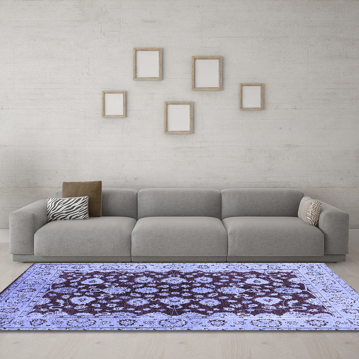 Machine Washable Oriental Blue Traditional Rug in a Living Room, wshurb704blu