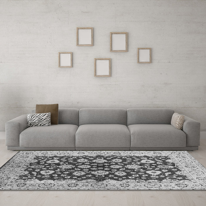 Machine Washable Oriental Gray Traditional Rug in a Living Room,, wshurb704gry