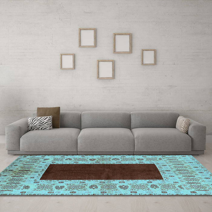 Machine Washable Oriental Light Blue Traditional Rug in a Living Room, wshurb705lblu