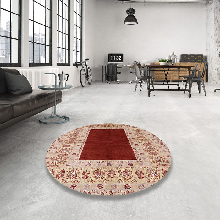 Round Mid-Century Modern Red Oriental Rug in a Office, urb705