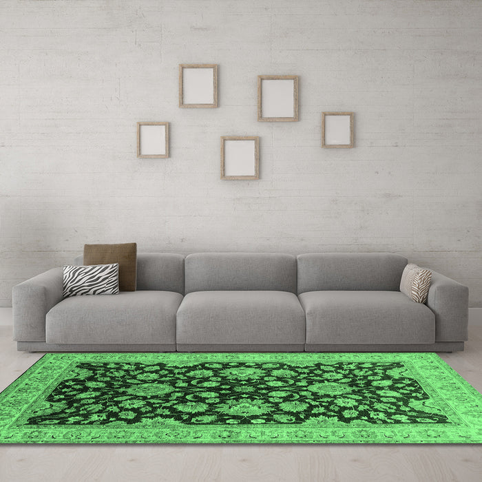 Machine Washable Oriental Emerald Green Traditional Area Rugs in a Living Room,, wshurb707emgrn