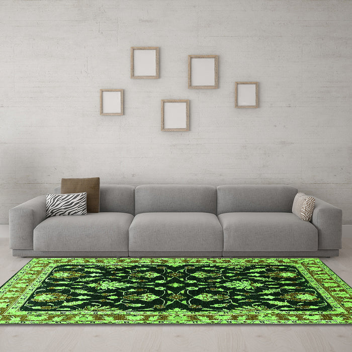 Machine Washable Oriental Green Traditional Area Rugs in a Living Room,, wshurb710grn