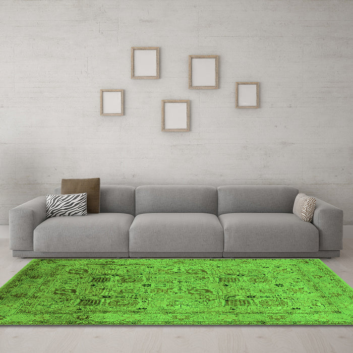 Machine Washable Oriental Green Industrial Area Rugs in a Living Room,, wshurb711grn