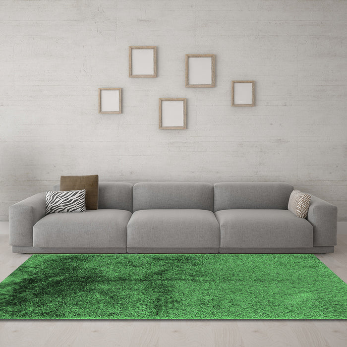 Machine Washable Oriental Emerald Green Industrial Area Rugs in a Living Room,, wshurb717emgrn