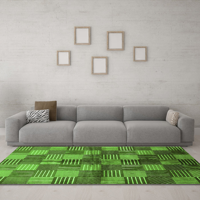 Machine Washable Oriental Green Industrial Area Rugs in a Living Room,, wshurb719grn