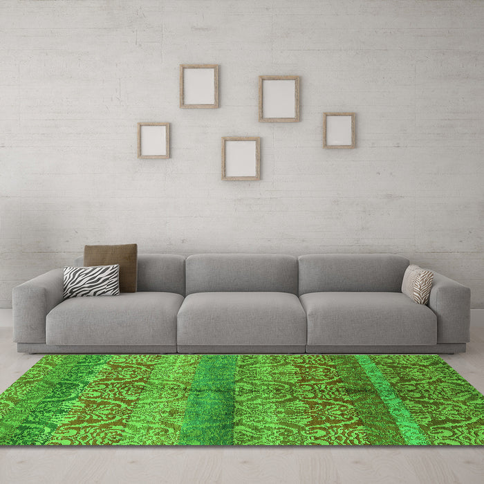 Machine Washable Oriental Green Industrial Area Rugs in a Living Room,, wshurb721grn