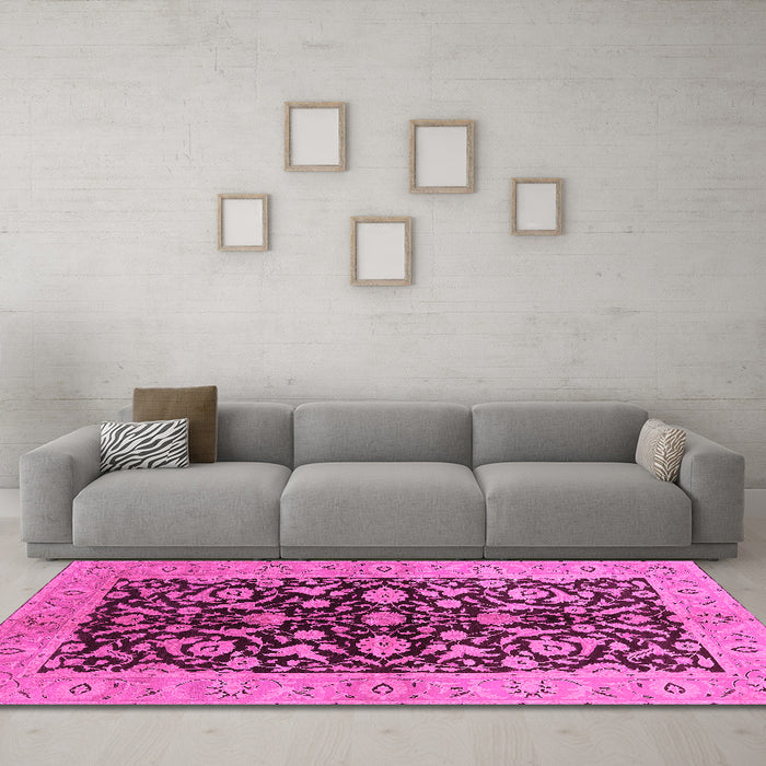 Machine Washable Oriental Pink Industrial Rug in a Living Room, wshurb722pnk