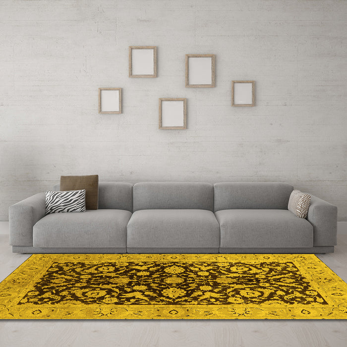 Machine Washable Oriental Yellow Industrial Rug in a Living Room, wshurb722yw