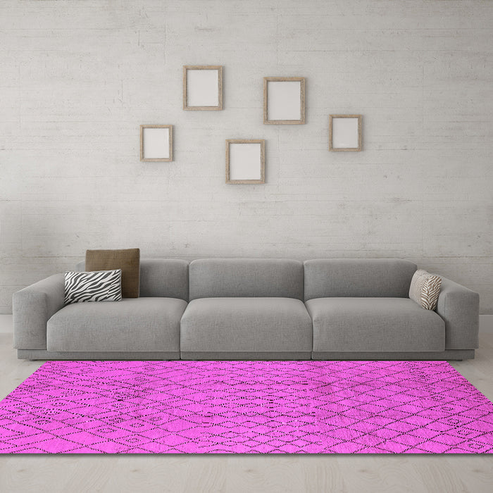Machine Washable Oriental Pink Industrial Rug in a Living Room, wshurb724pnk
