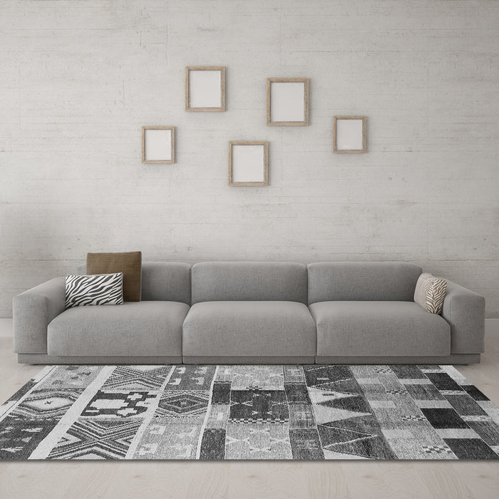 Machine Washable Oriental Gray Industrial Rug in a Living Room,, wshurb725gry