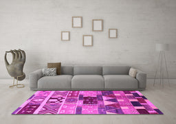 Machine Washable Oriental Pink Industrial Rug in a Living Room, wshurb725pnk