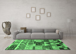 Machine Washable Oriental Emerald Green Industrial Area Rugs in a Living Room,, wshurb725emgrn