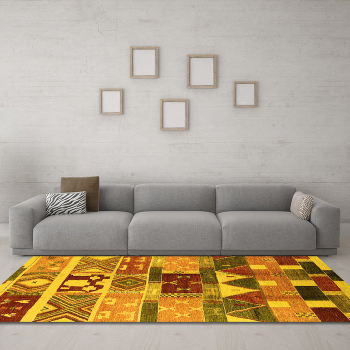 Machine Washable Oriental Yellow Industrial Rug in a Living Room, wshurb725yw