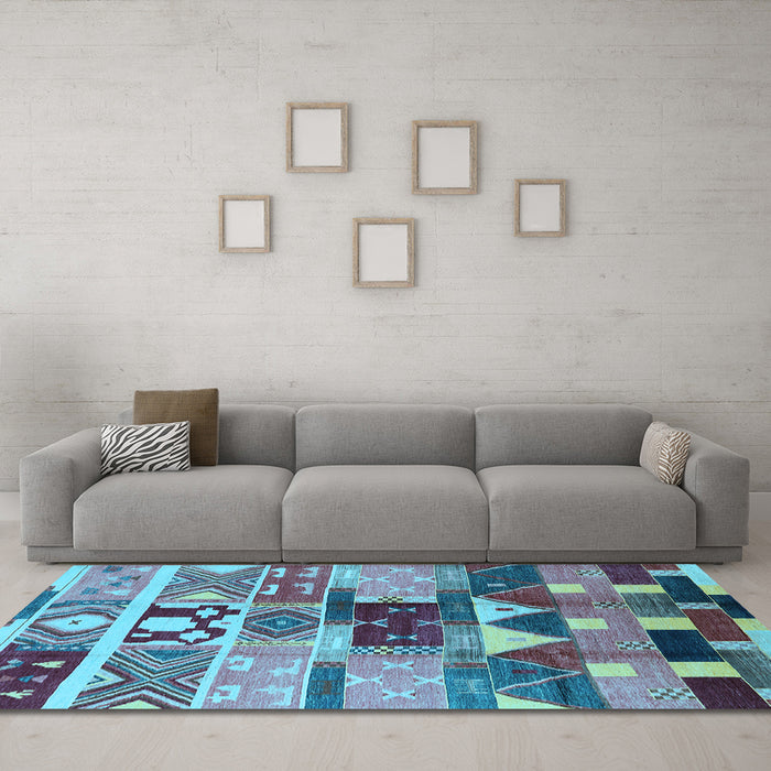 Machine Washable Oriental Light Blue Industrial Rug in a Living Room, wshurb725lblu