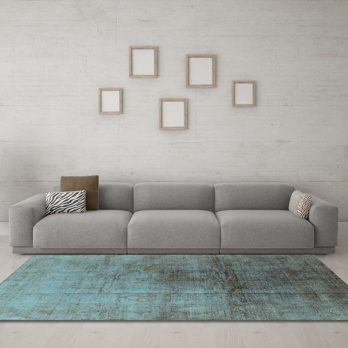 Machine Washable Oriental Light Blue Industrial Rug in a Living Room, wshurb726lblu