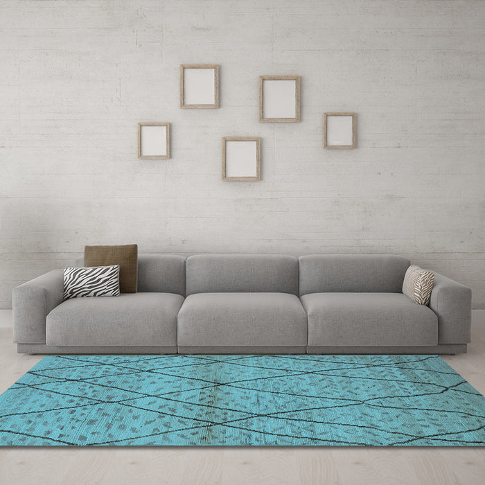 Machine Washable Oriental Light Blue Industrial Rug in a Living Room, wshurb727lblu