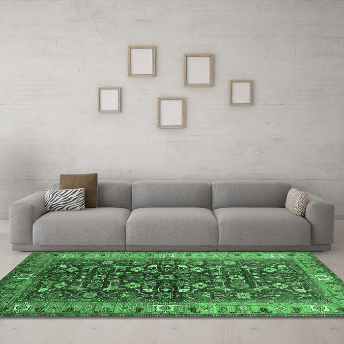 Machine Washable Oriental Emerald Green Industrial Area Rugs in a Living Room,, wshurb728emgrn