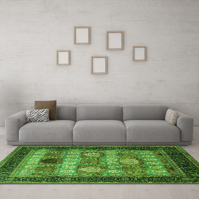 Machine Washable Oriental Green Industrial Area Rugs in a Living Room,, wshurb732grn
