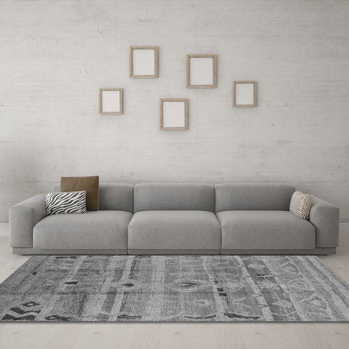 Machine Washable Oriental Gray Industrial Rug in a Living Room,, wshurb734gry