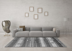Machine Washable Oriental Gray Industrial Rug in a Living Room,, wshurb735gry