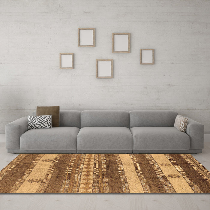 Machine Washable Oriental Brown Industrial Rug in a Living Room,, wshurb735brn