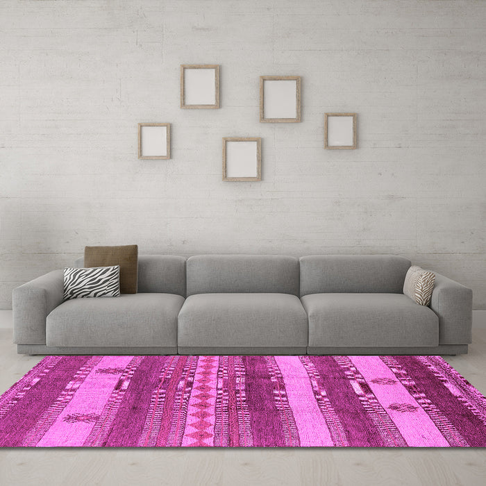 Machine Washable Oriental Pink Industrial Rug in a Living Room, wshurb735pnk