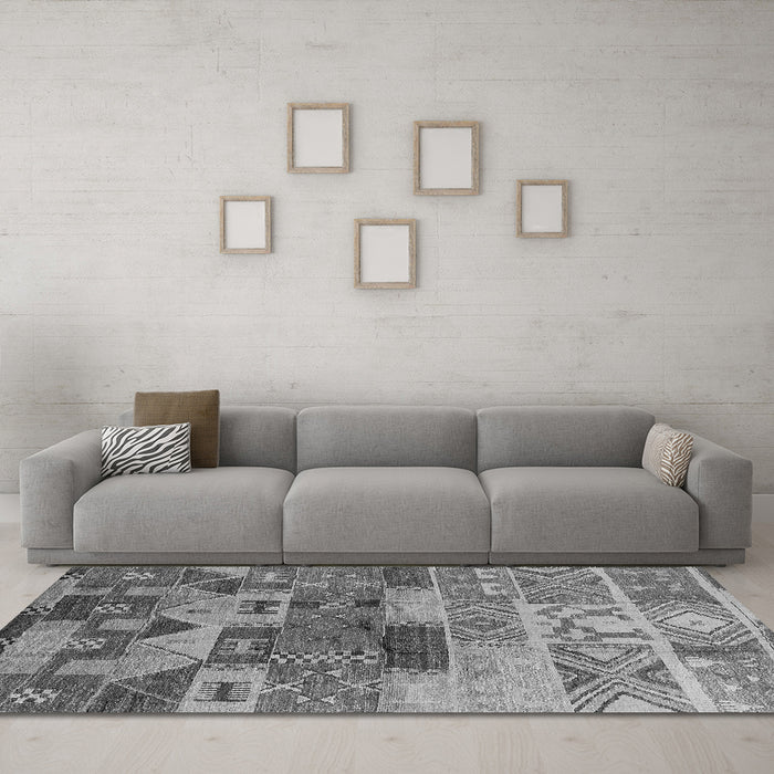 Machine Washable Oriental Gray Industrial Rug in a Living Room,, wshurb738gry