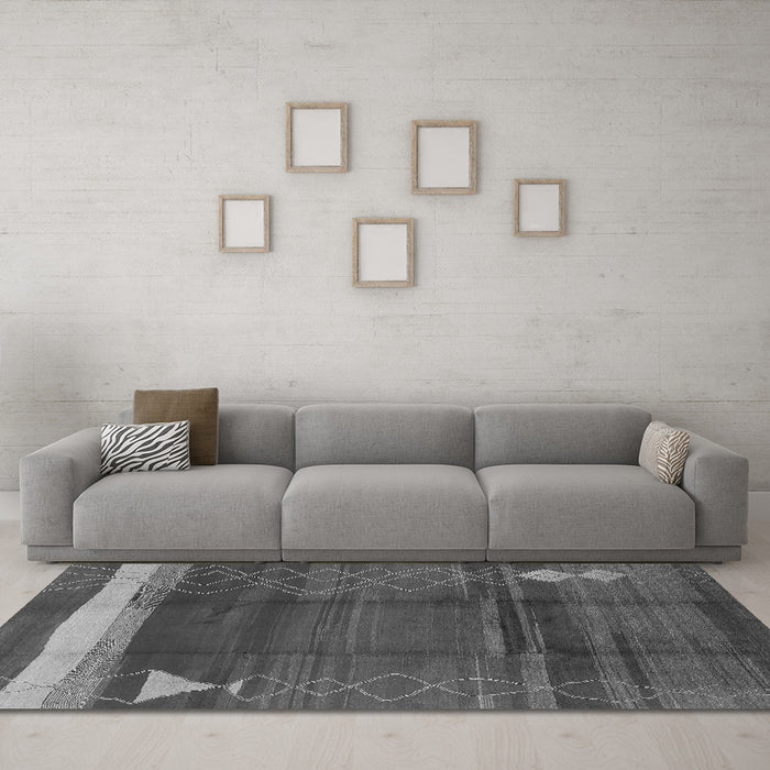 Machine Washable Oriental Gray Industrial Rug in a Living Room,, wshurb739gry