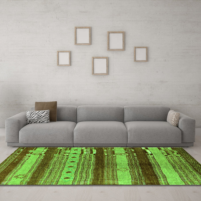 Machine Washable Oriental Green Industrial Area Rugs in a Living Room,, wshurb740grn